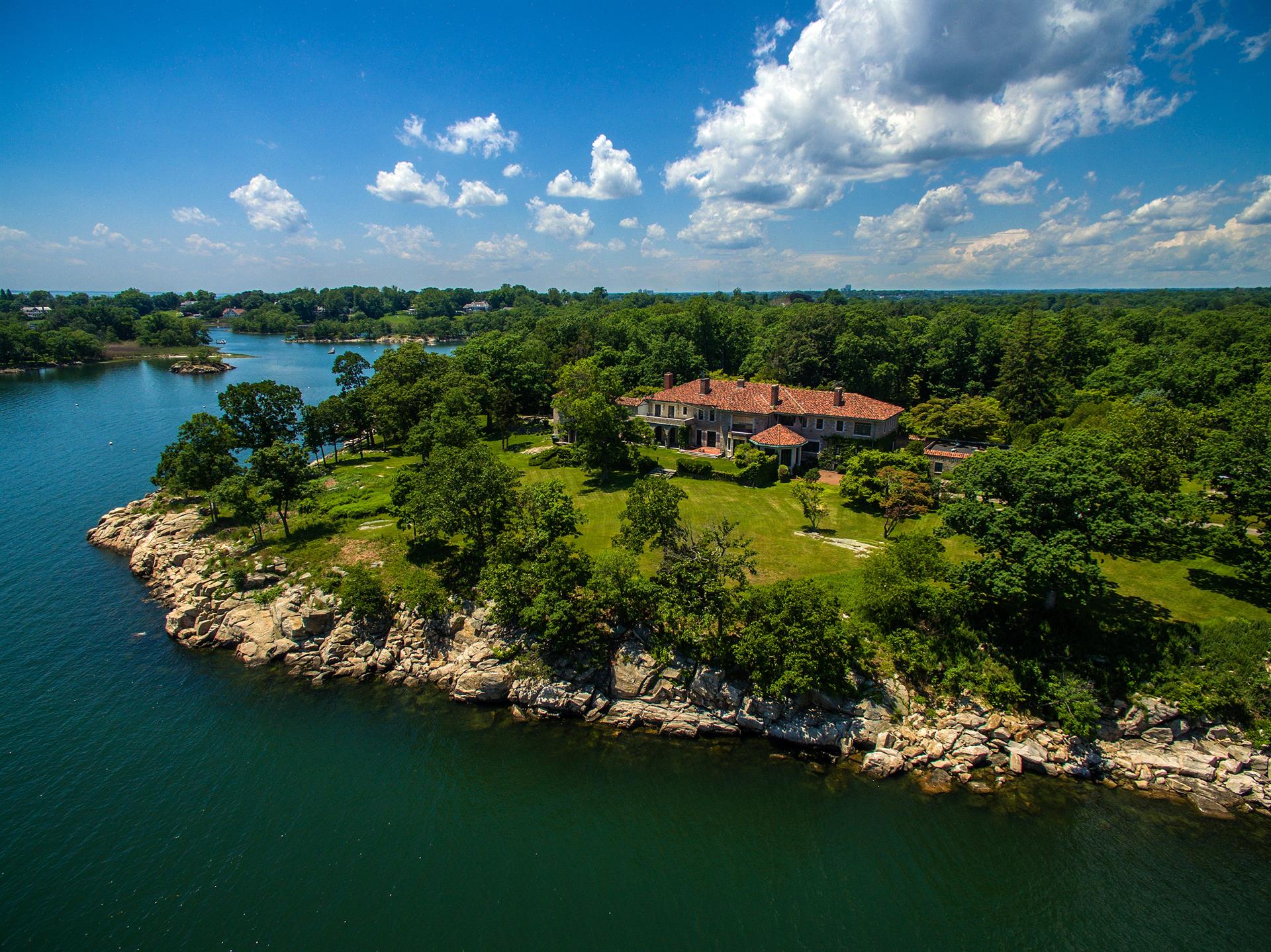 oceanfront property and award winning homes built by award winning builders and contractors